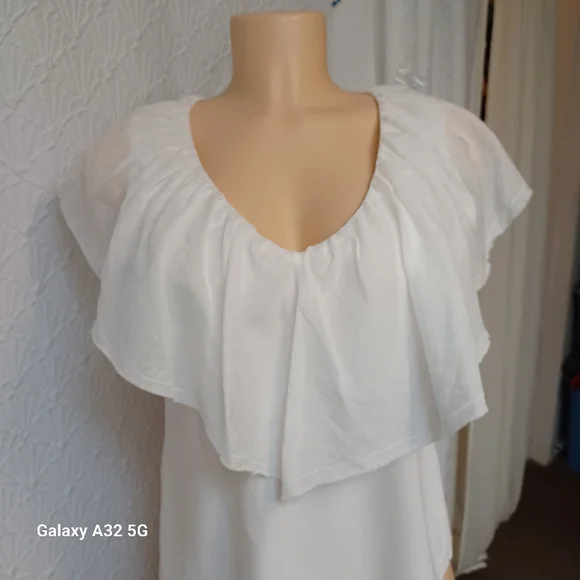 Maude Vivante Women Size M Elegant White Ruffle Top - Picture 4 of 12